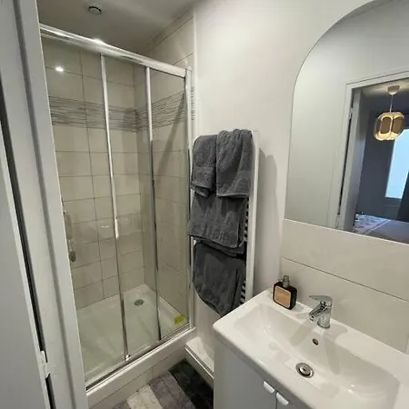 Joli T2, Terrasse Et Jardin, Ideal Pour Familles, A 15 Min De L'aeroport Roissy Cdg Apartment