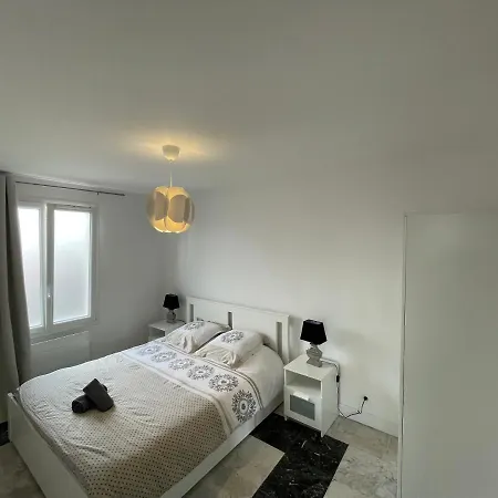 Joli T2, Terrasse Et Jardin, Ideal Pour Familles, A 15 Min De L'aeroport Roissy Cdg *